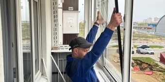 Установка лоджии ПВХ Rehau, отделка профлистом